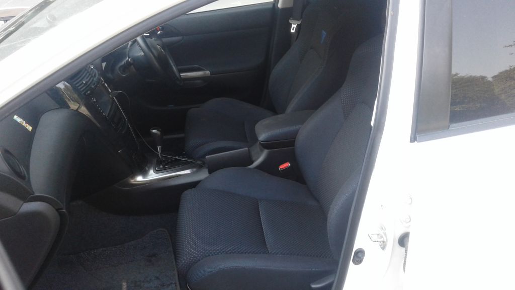 სედანი - TOYOTA