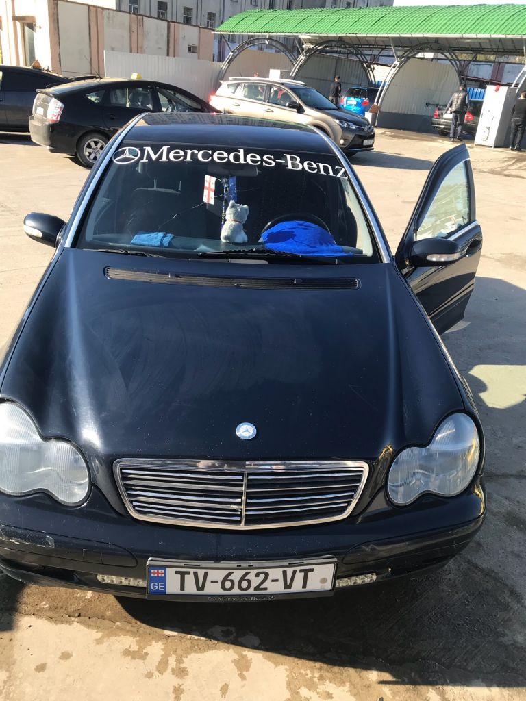 სედანი - MERCEDES-BENZ