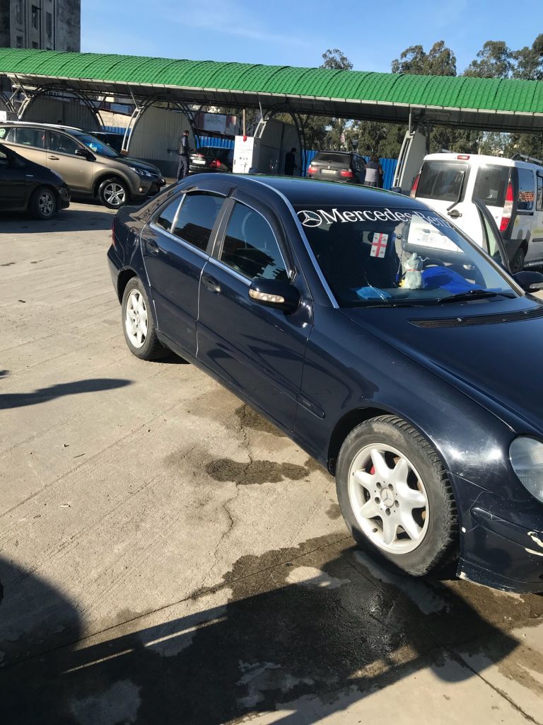 სედანი - MERCEDES-BENZ