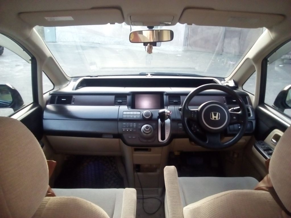 მინივენი - HONDA