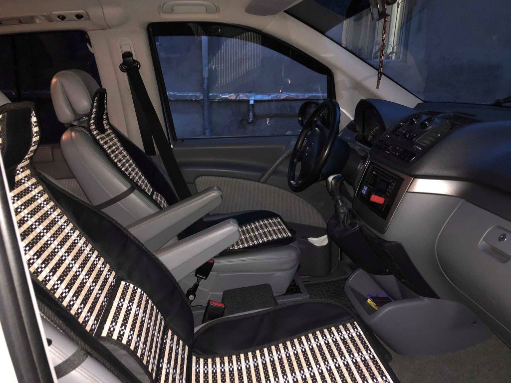 Minivan - MERCEDES-BENZ