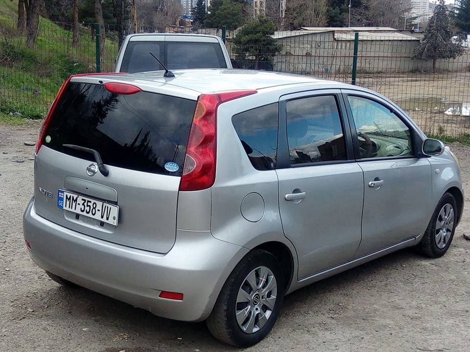 მინივენი - NISSAN