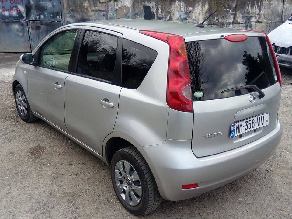 მინივენი - NISSAN