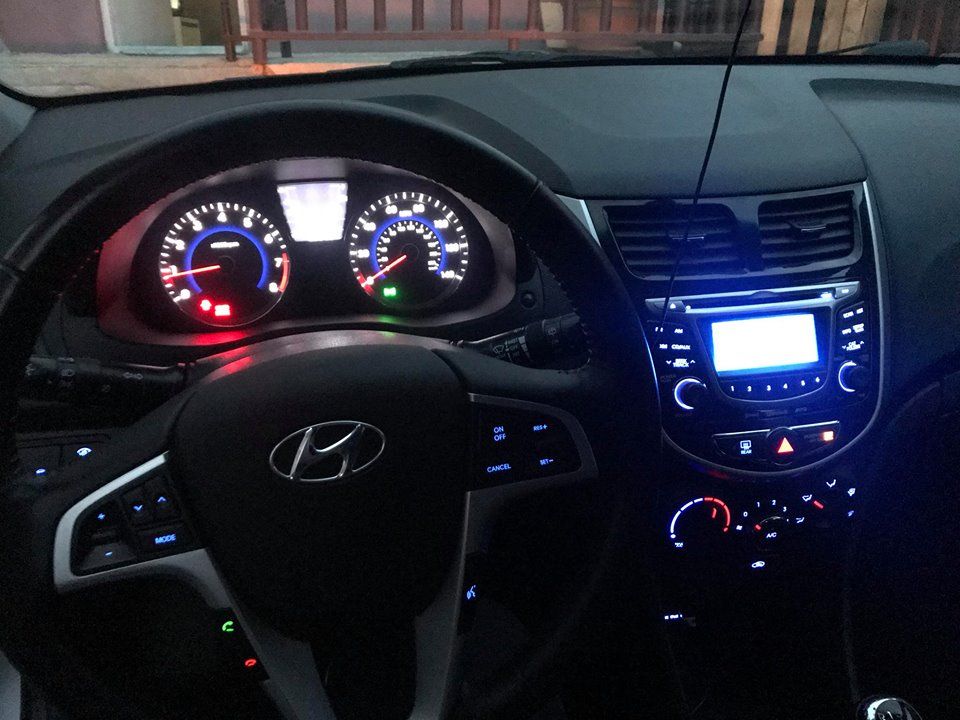 седан - HYUNDAI