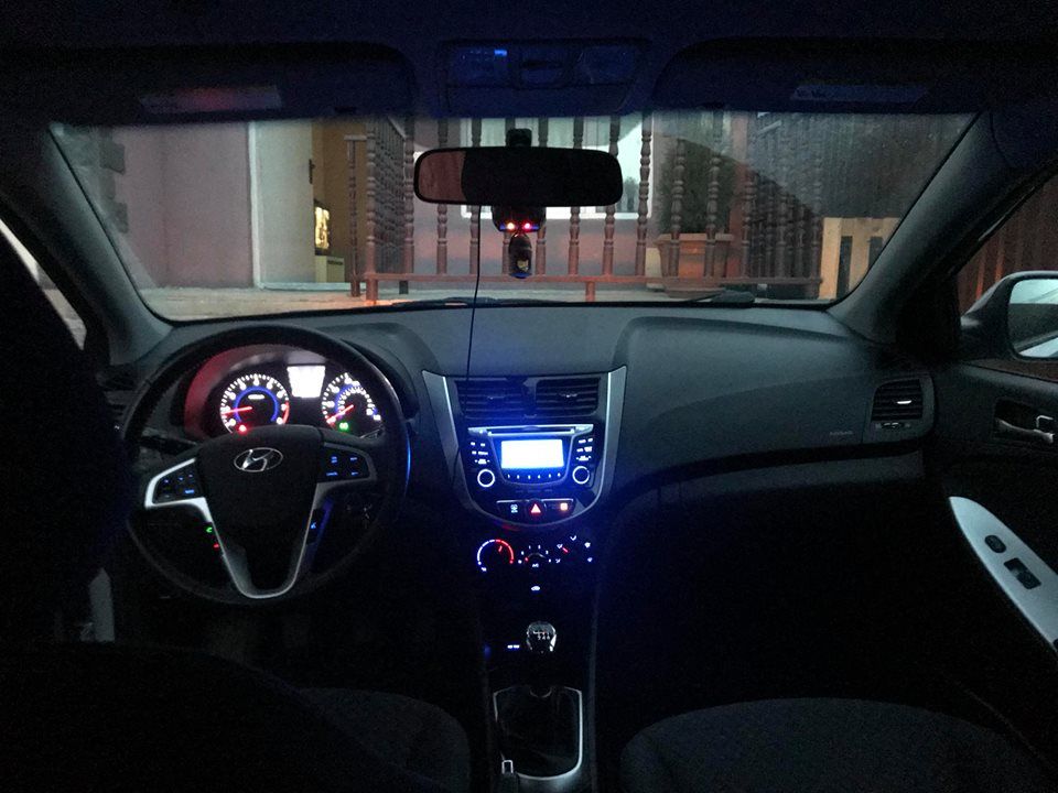 седан - HYUNDAI