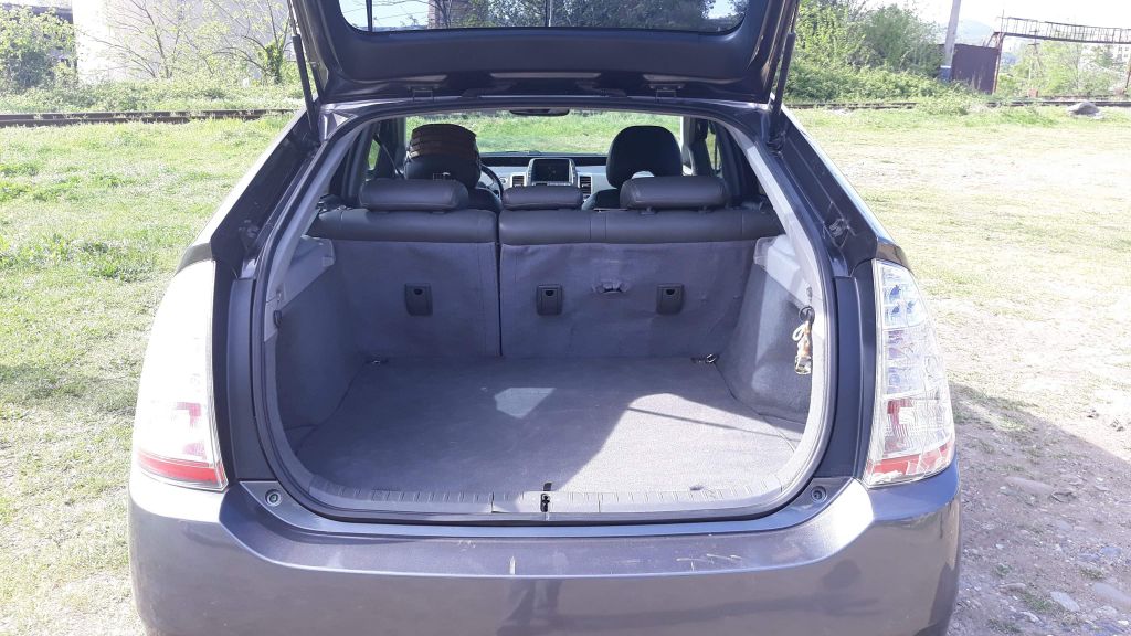 სედანი - TOYOTA