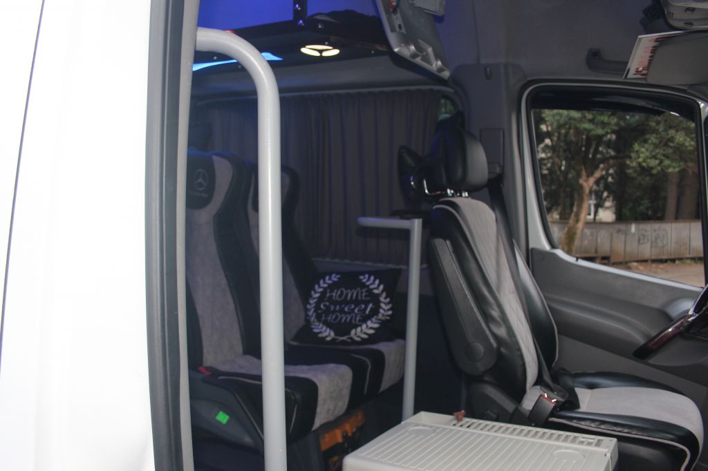 მრ.ავტობუსი - MERCEDES-BENZ