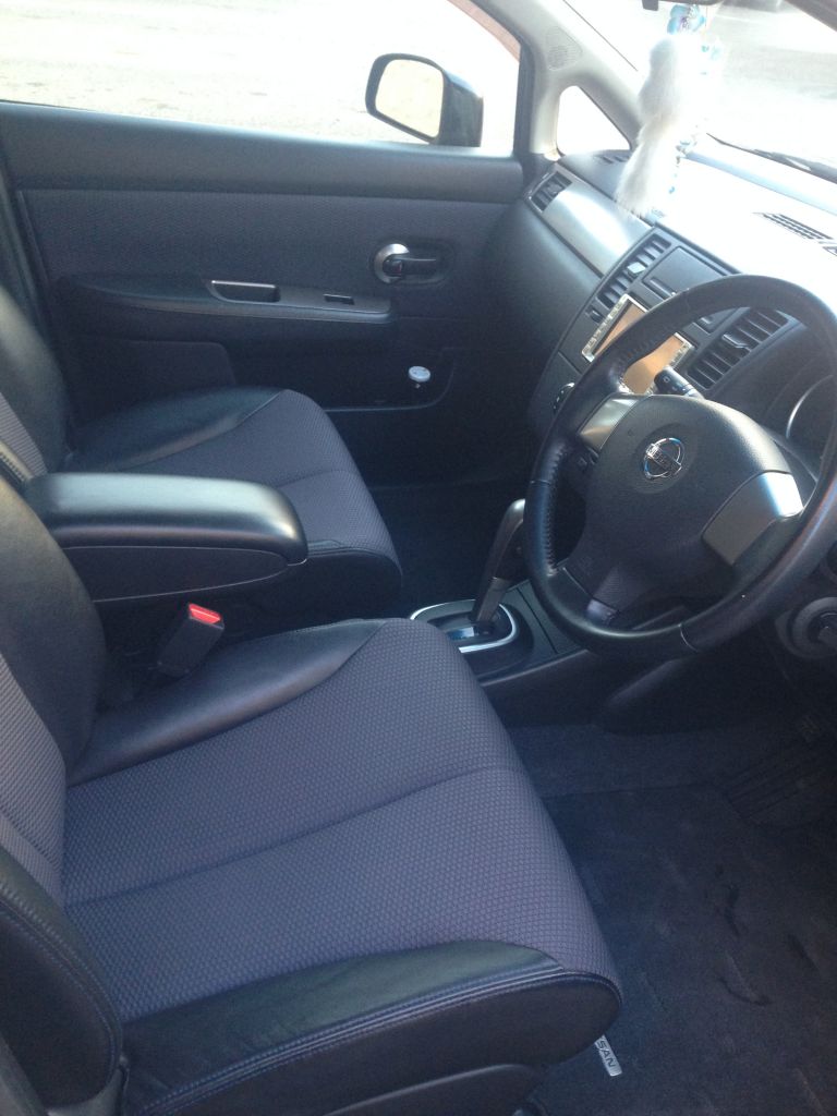 სედანი - NISSAN