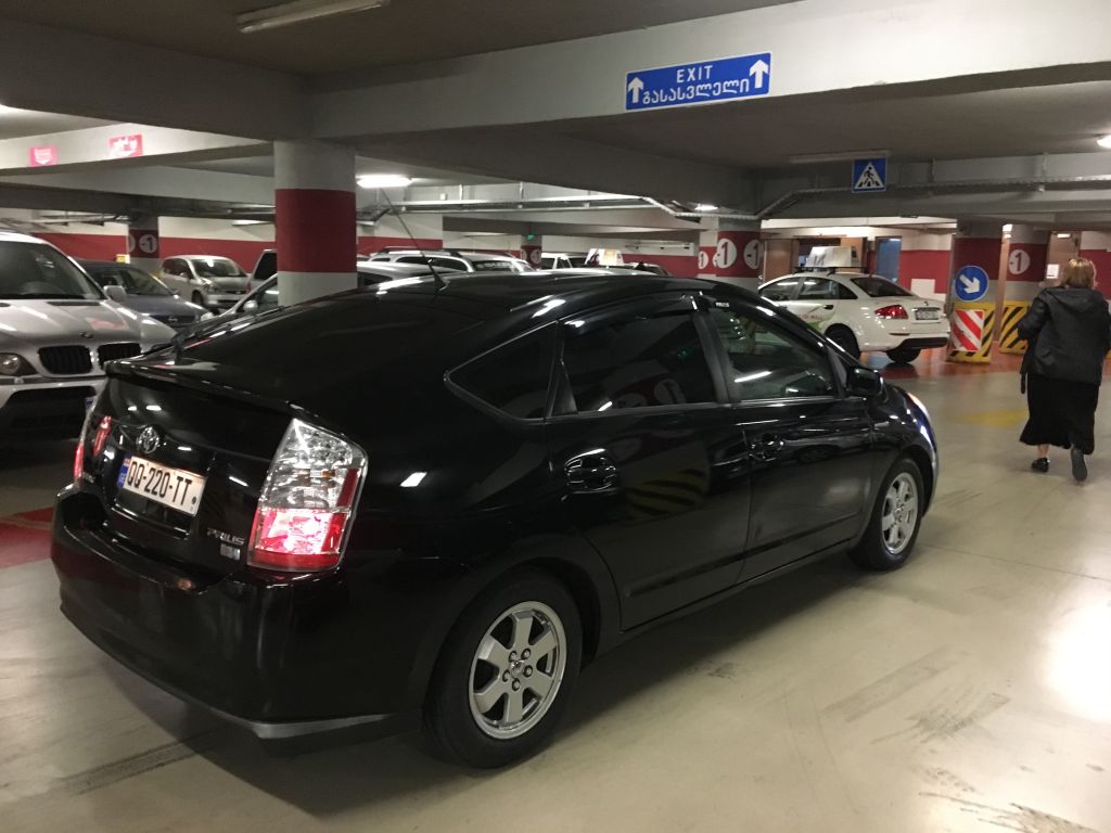 სედანი - TOYOTA