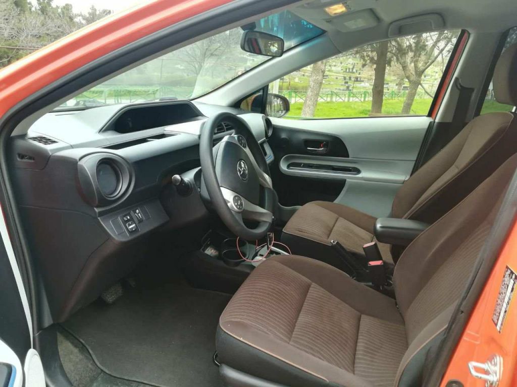 სედანი - TOYOTA