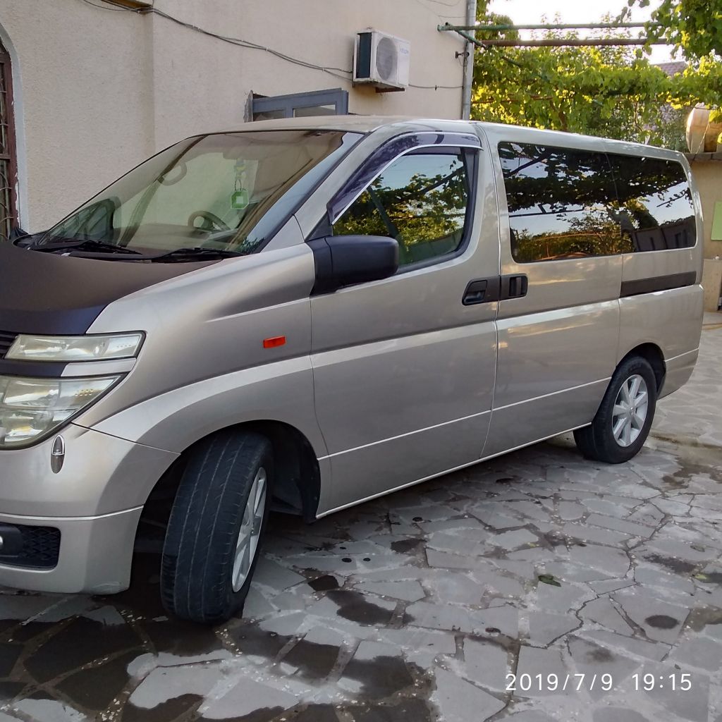 მინივენი - NISSAN