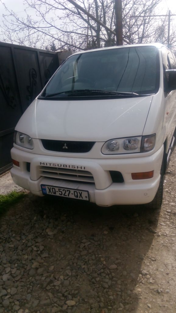 Minivan - MITSUBISHI