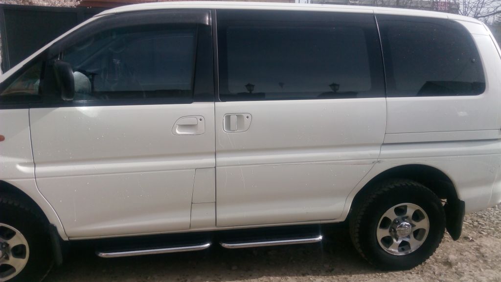 Minivan - MITSUBISHI