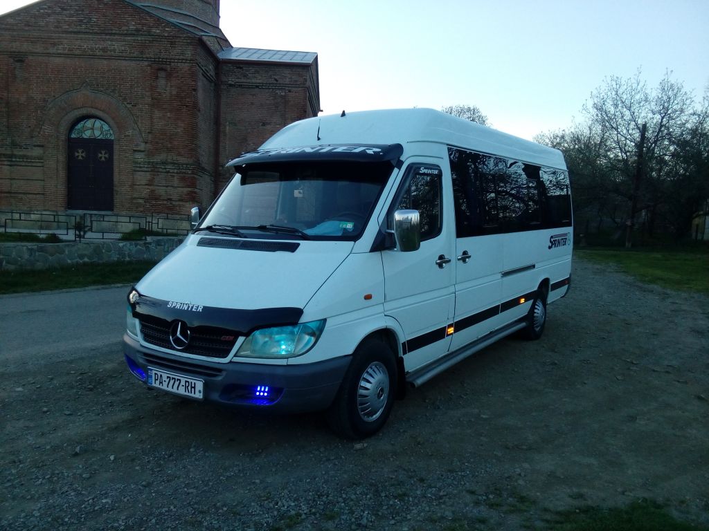 микроавтобус - MERCEDES-BENZ
