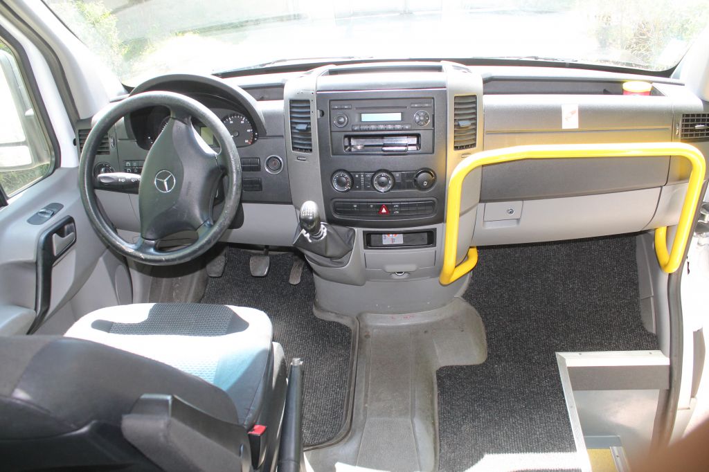 მრ.ავტობუსი - MERCEDES-BENZ