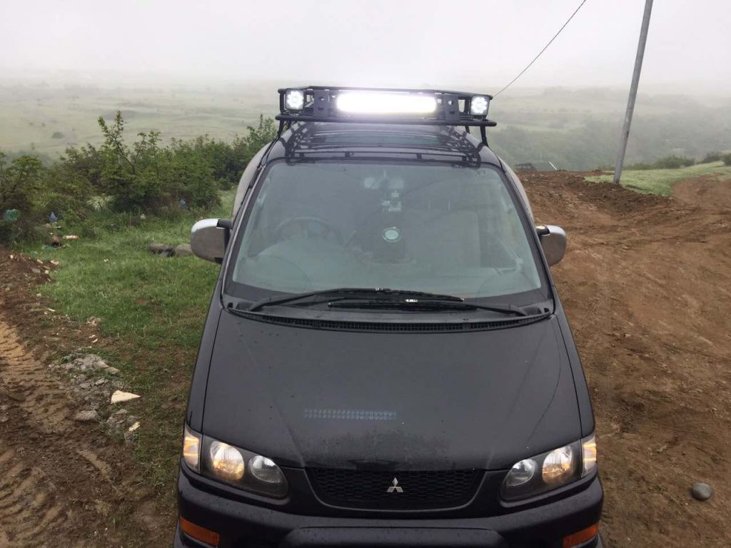 მინივენი - MITSUBISHI