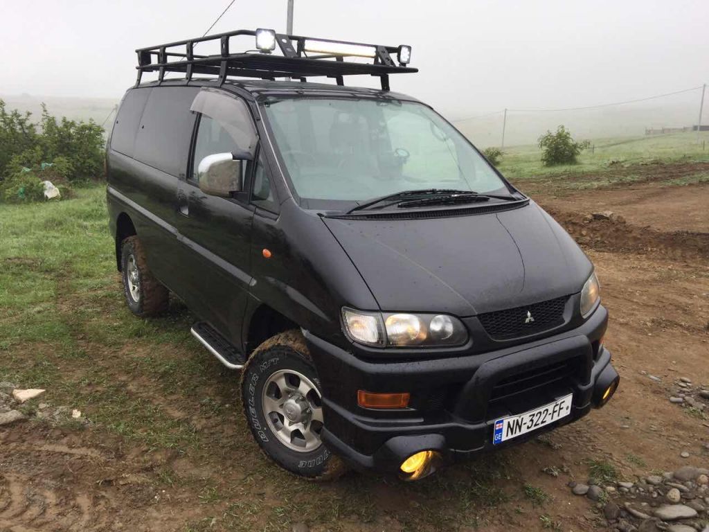 მინივენი - MITSUBISHI