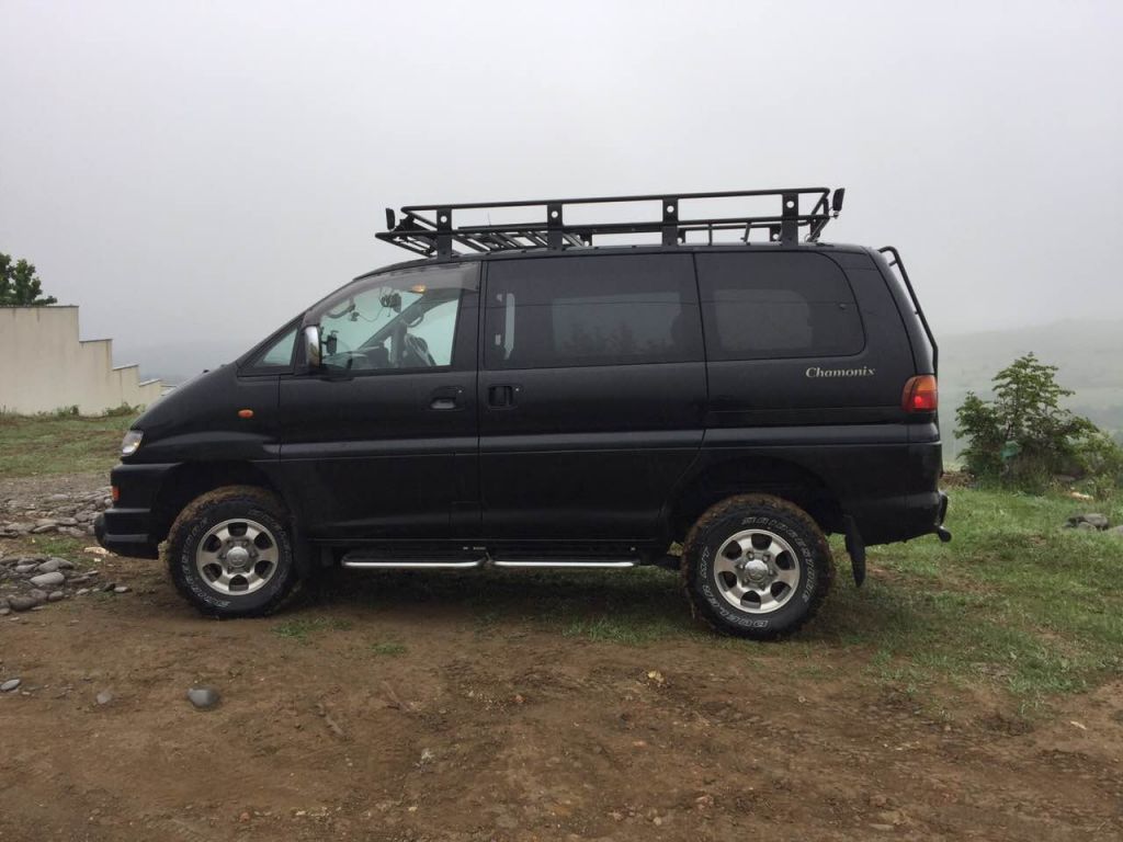 მინივენი - MITSUBISHI