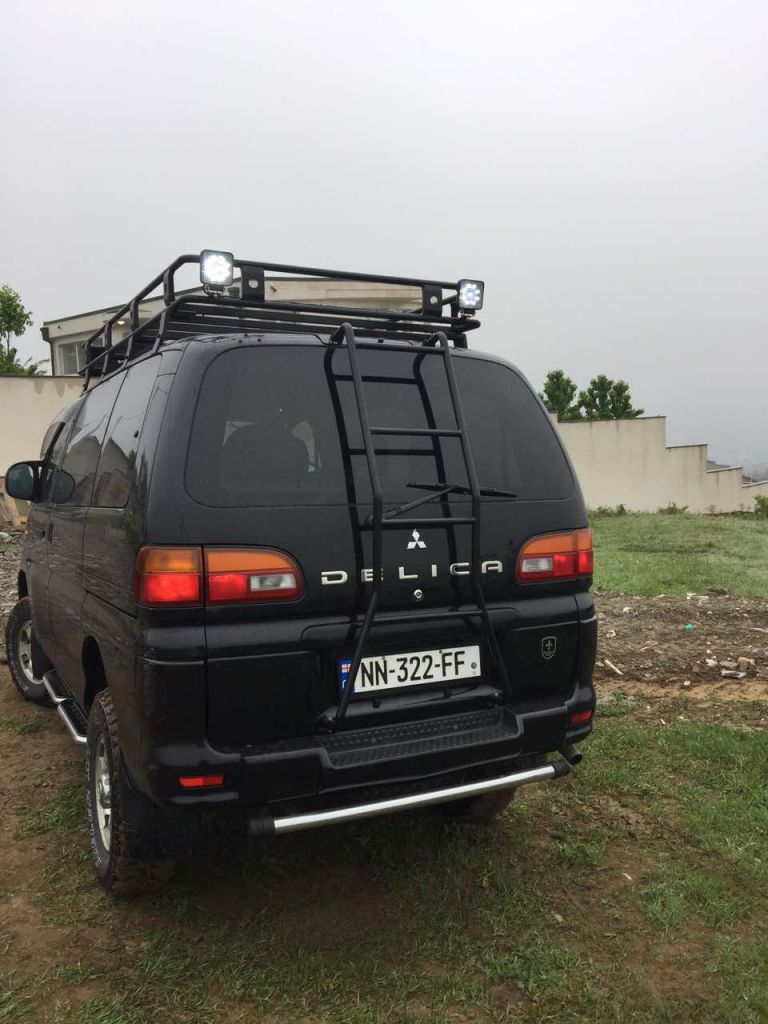 მინივენი - MITSUBISHI