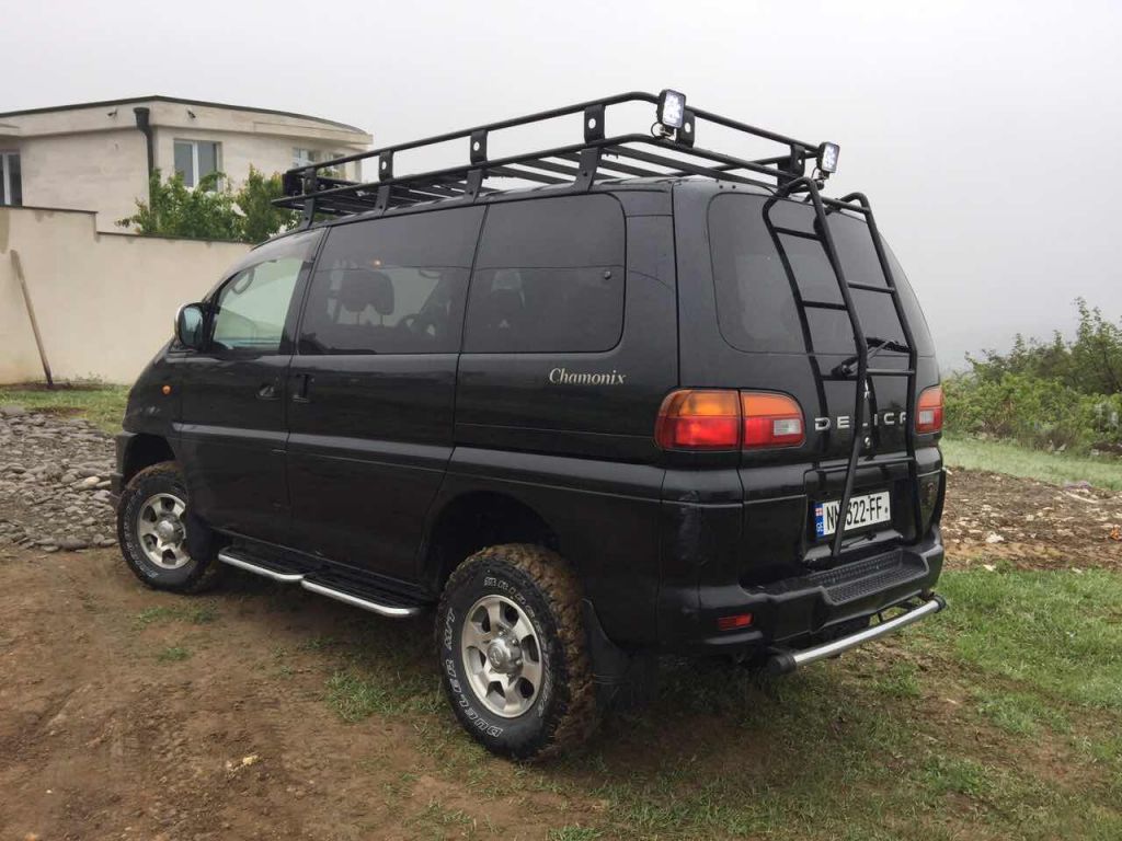 მინივენი - MITSUBISHI