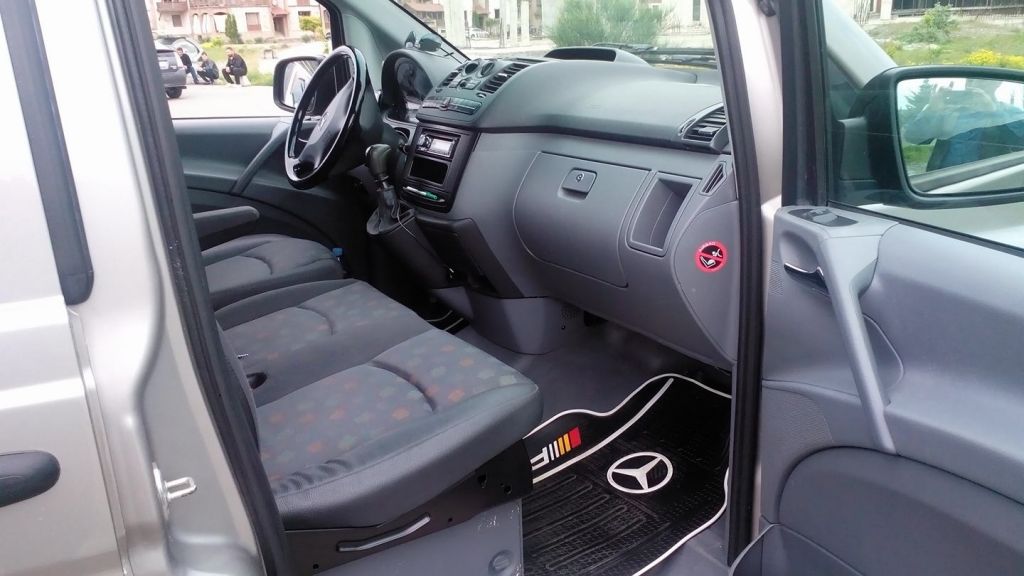 Minivan - MERCEDES-BENZ