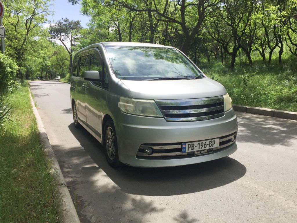 მინივენი - NISSAN