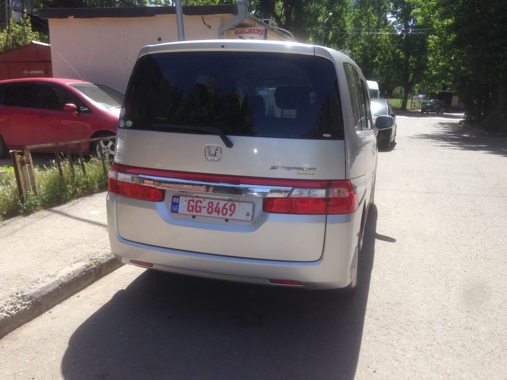 მინივენი - HONDA