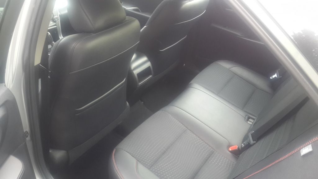 სედანი - TOYOTA