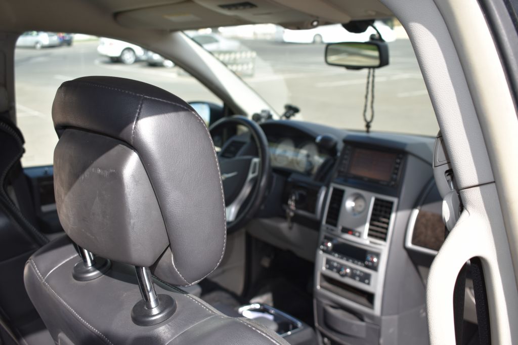 минивэн - CHRYSLER