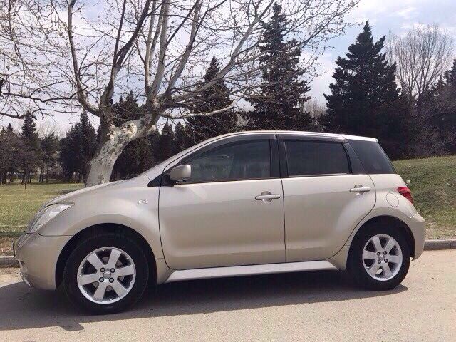 სედანი - TOYOTA