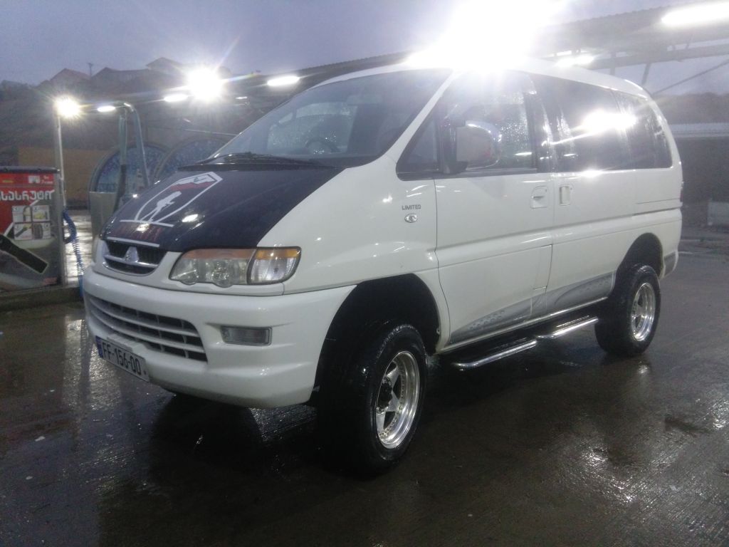 მინივენი - MITSUBISHI