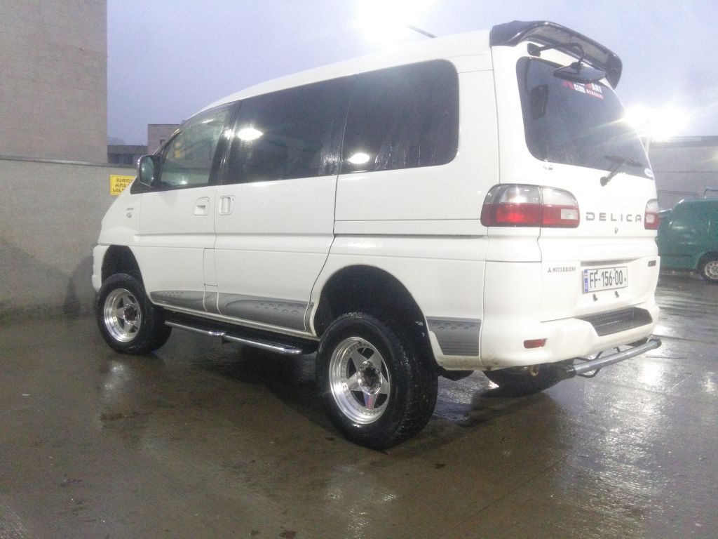 მინივენი - MITSUBISHI