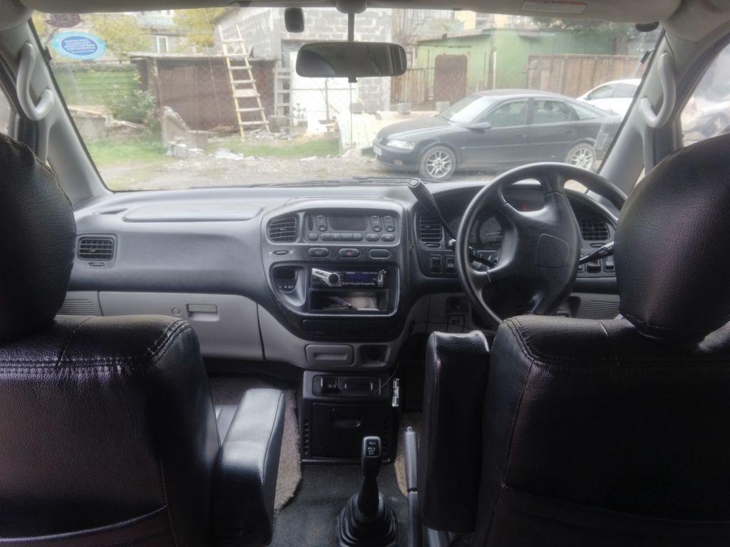 მინივენი - MITSUBISHI