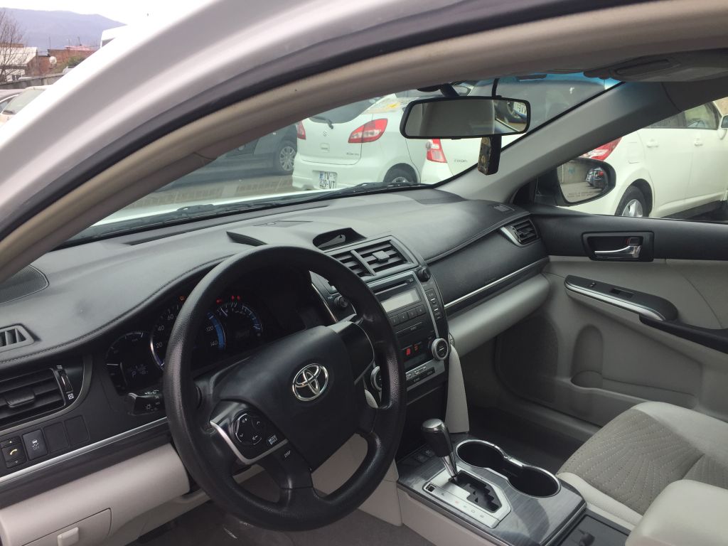 სედანი - TOYOTA