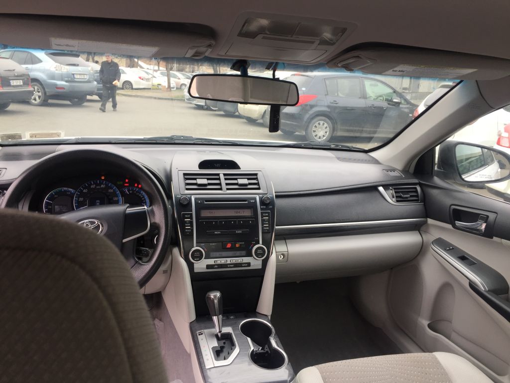 სედანი - TOYOTA