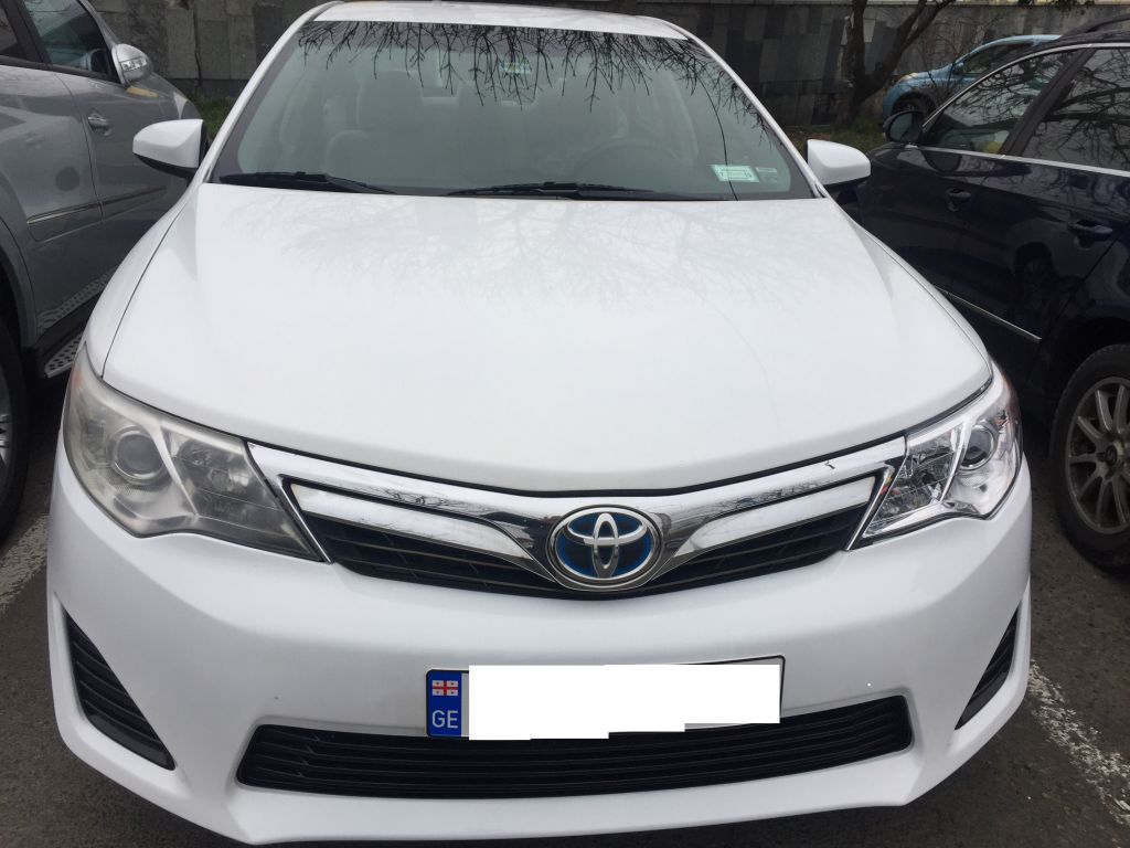 სედანი - TOYOTA