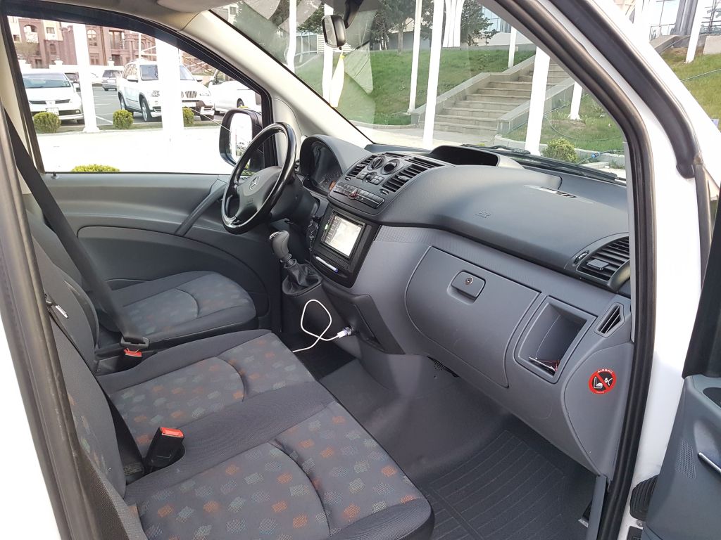 Minivan - MERCEDES-BENZ