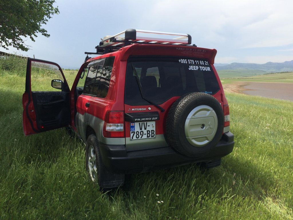 джип - MITSUBISHI