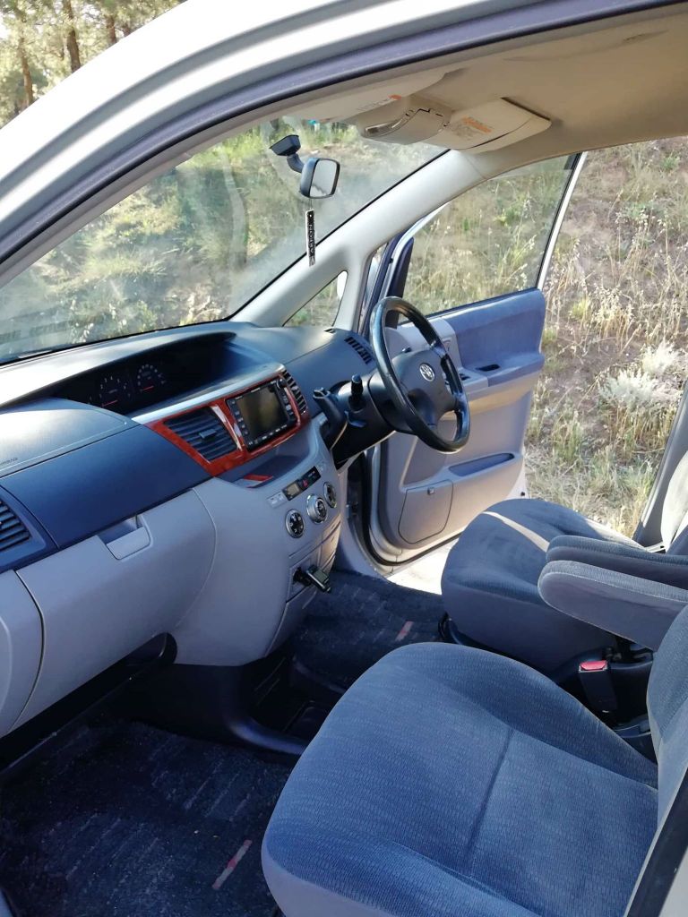 მინივენი - TOYOTA