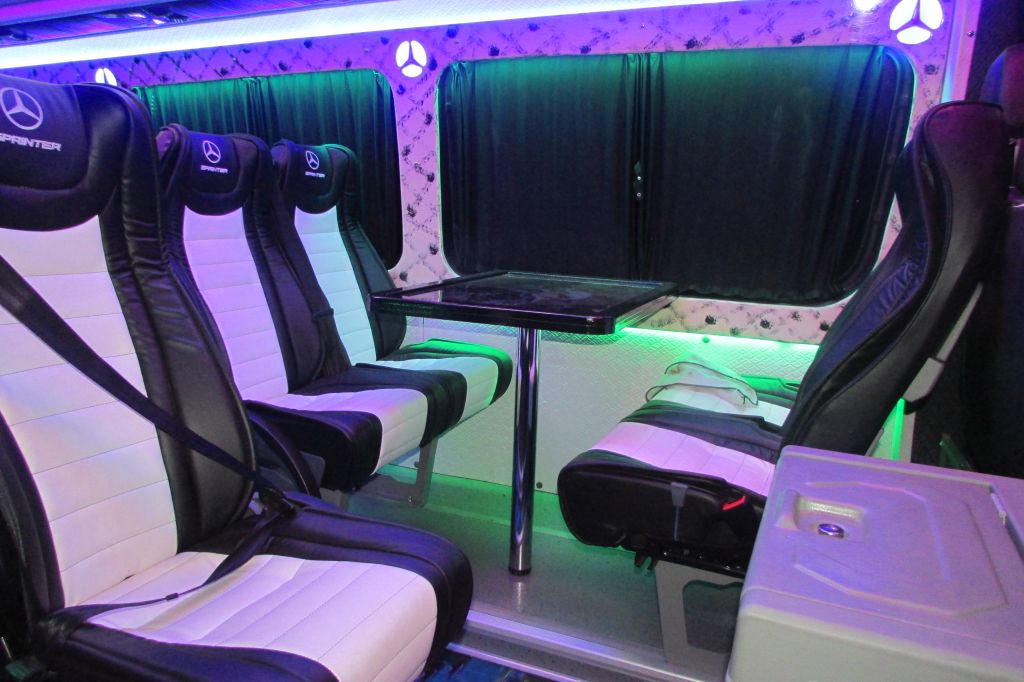 микроавтобус - MERCEDES-BENZ