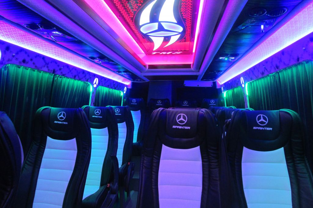микроавтобус - MERCEDES-BENZ