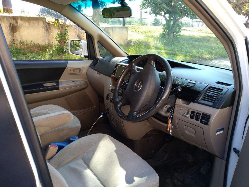 მინივენი - TOYOTA