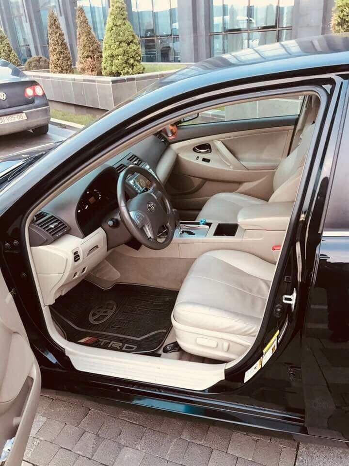 სედანი - TOYOTA