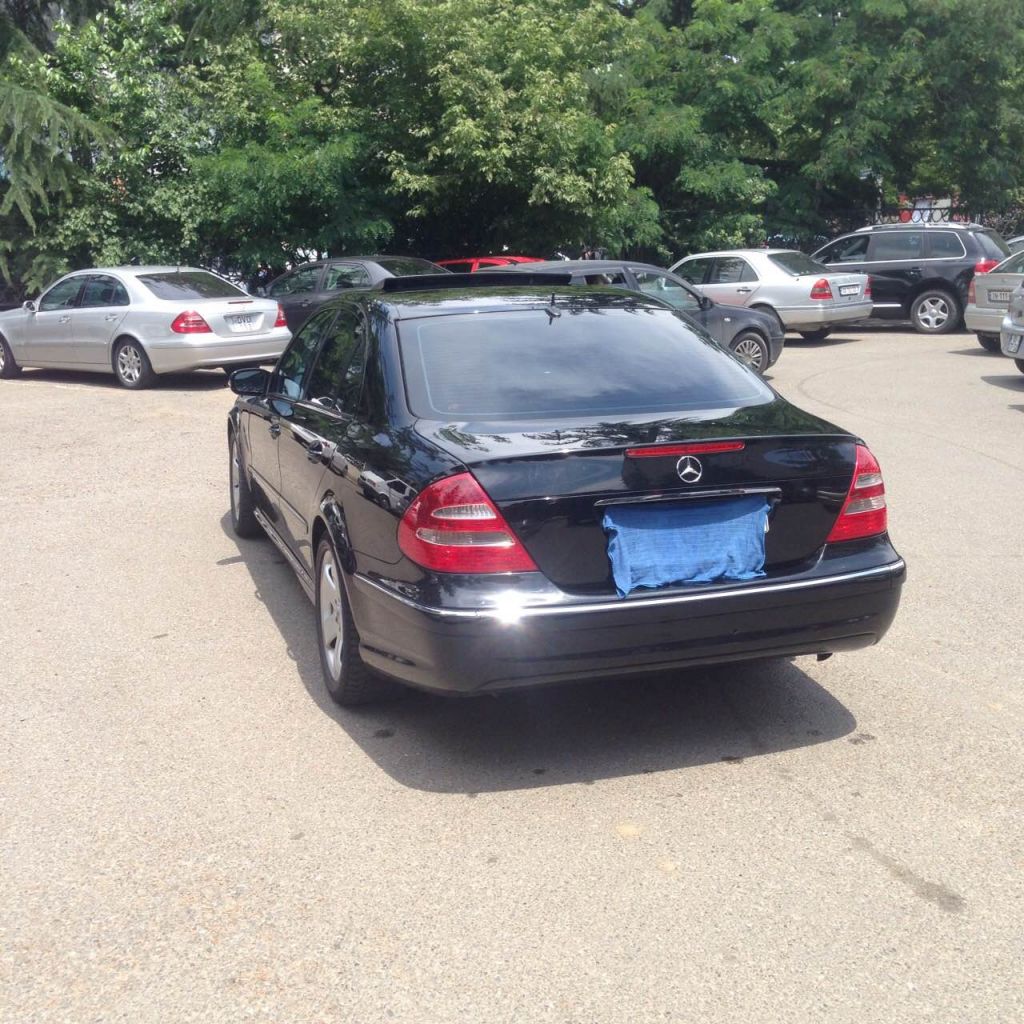 седан - MERCEDES-BENZ