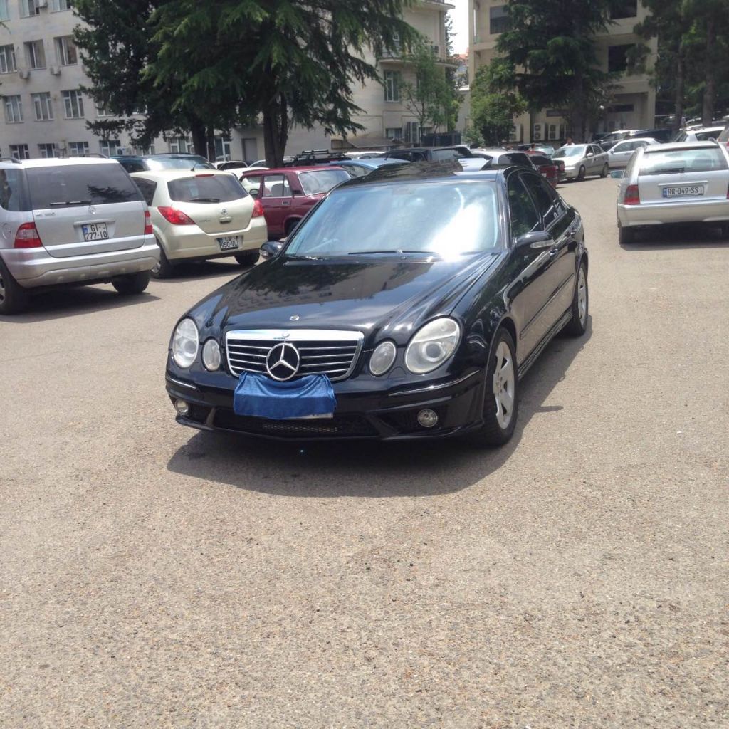 седан - MERCEDES-BENZ