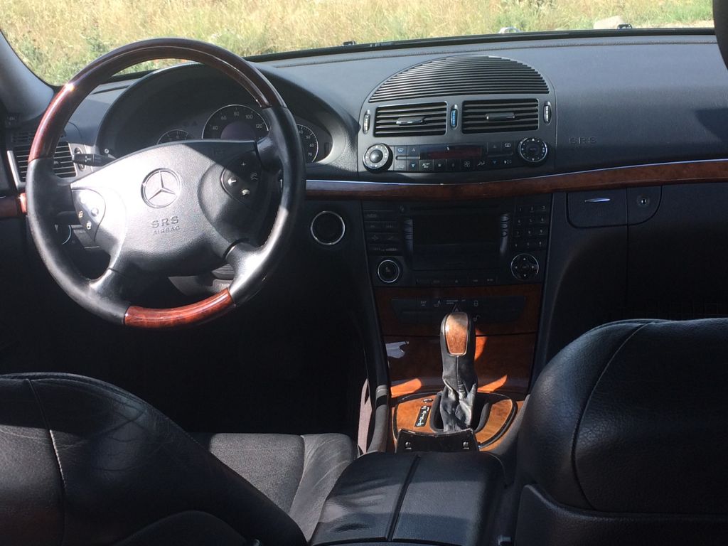 სედანი - MERCEDES-BENZ