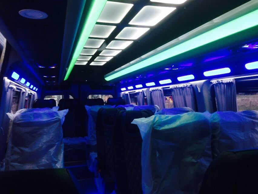 микроавтобус - MERCEDES-BENZ