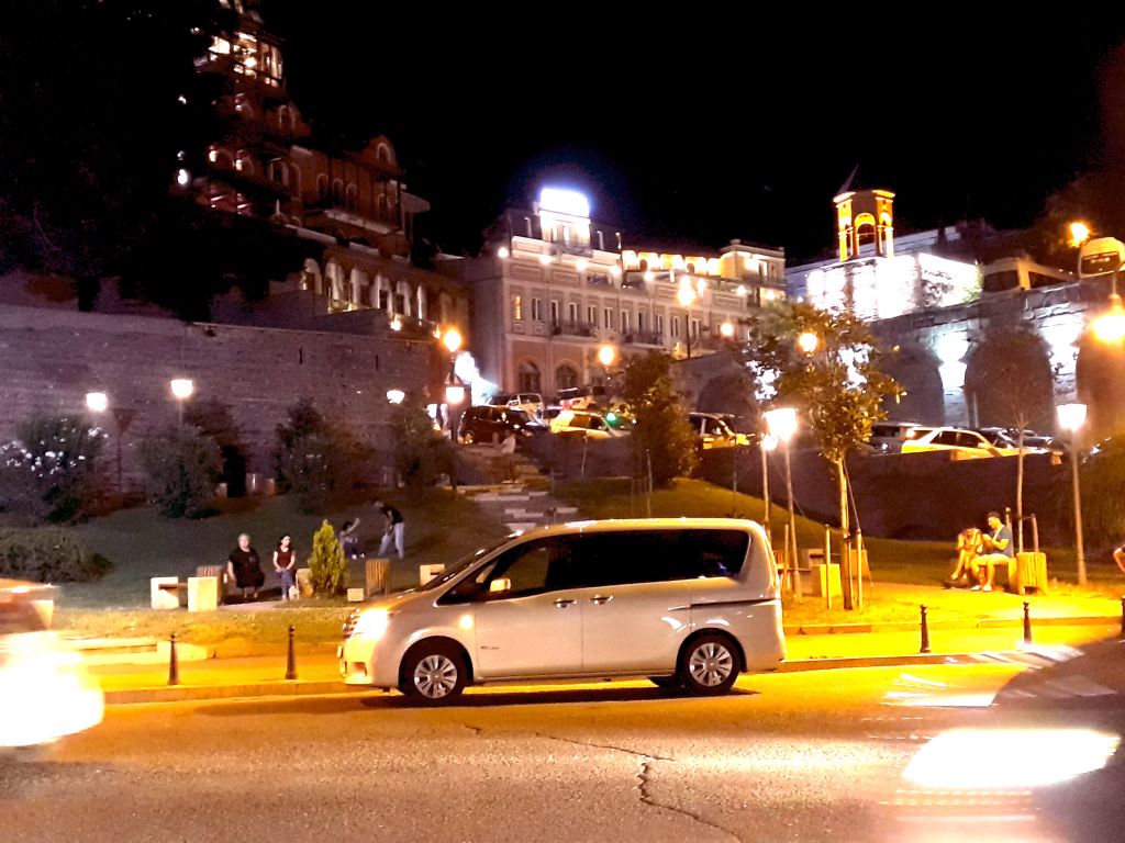 минивэн - NISSAN