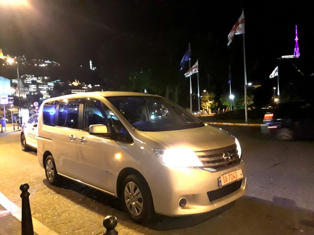 минивэн - NISSAN