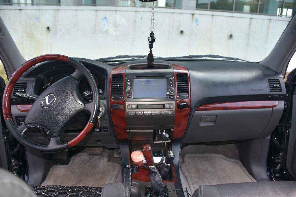 ჯიპი - LEXUS